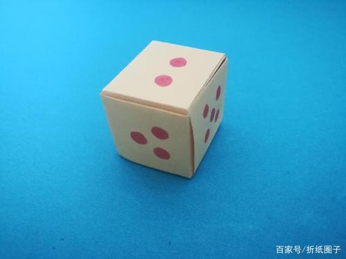 折纸圈子:教你用折纸折叠一款骰子,简单有趣!