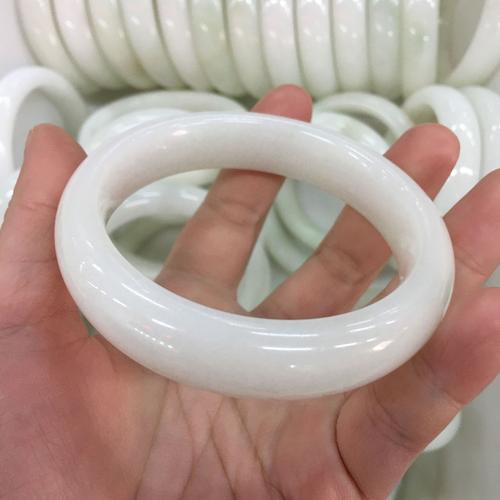 直播产品天然玉手镯蓝田玉手镯白色飘花镯子大量有货厂家直供.