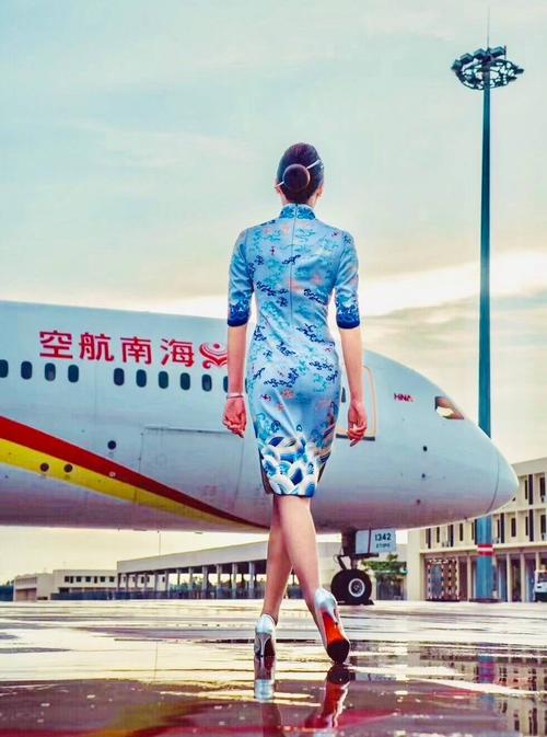 海南航空第五代乘务员制服,古典与现代美的极致融合