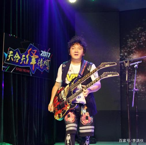 一首《老鼠爱大米》赚了两亿,杨臣刚开演唱会,被指蹭