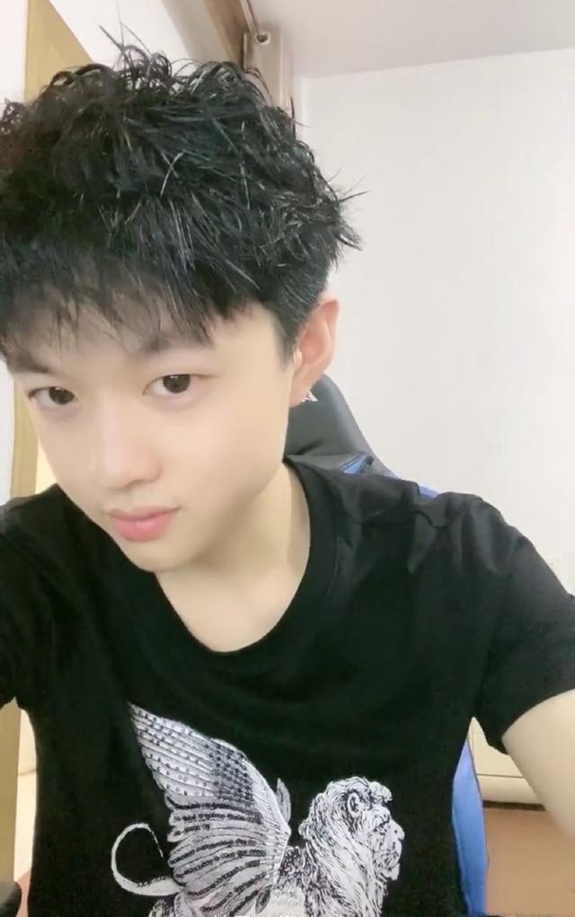 九天狐到底有多宠粉?价值7万元的号说送就送,网友:我羡慕了!