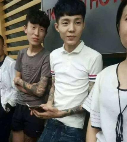 高迪大美情侣头像两张