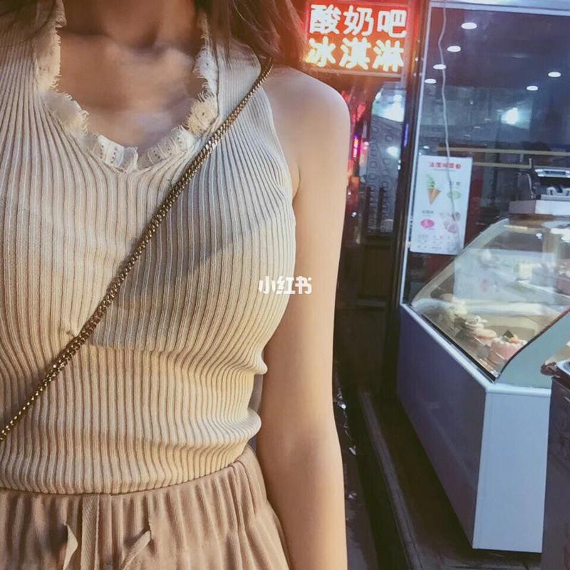 无痕内衣 平时穿钢圈内衣的尴尬 穿紧身衣服就会出现空杯,后背有勒痕!