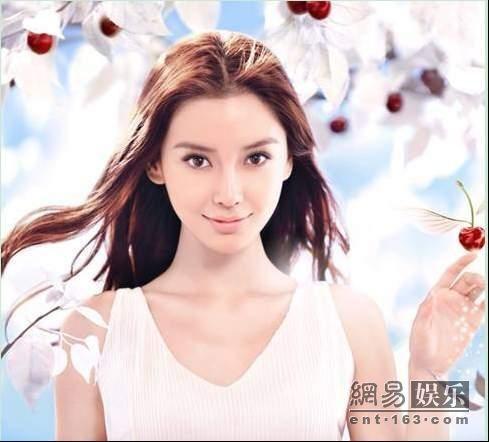 angela baby在广告大片中异常惊艳.