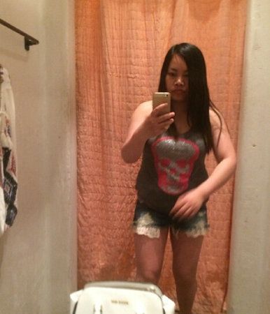凤姐(罗玉凤)在美国乘坐地铁的照片,照片中能明显看到她身材发福的