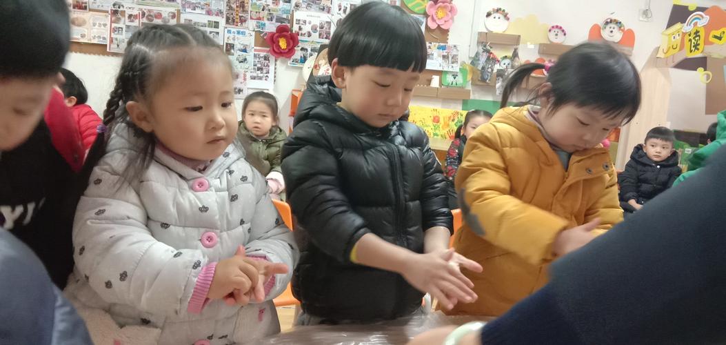 欢欢喜喜闹元宵一一通师二附幼儿园小班年级组元宵节活动报道