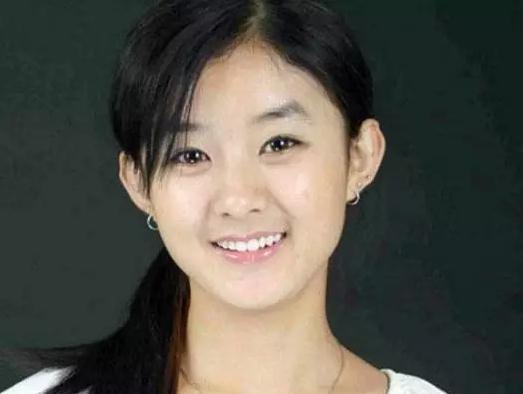 一线花旦赵丽颖力证锥子脸才不是女主标配