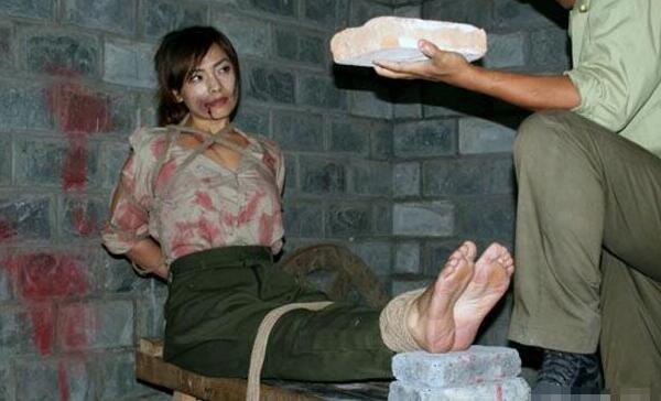 老虎凳是什么:一种不见血的刑具(新中国后已废除)