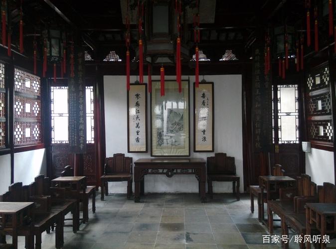 上海东方明珠和豫园,现代与古典并存