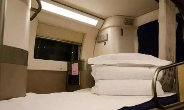 北京西-昆明南的d939次 贵阳北-北京西的d940次动卧列车 在"五一"