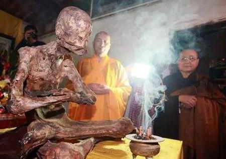 中国珍贵的肉身菩萨,被日本偷走一个当国宝,至今仍不愿归还