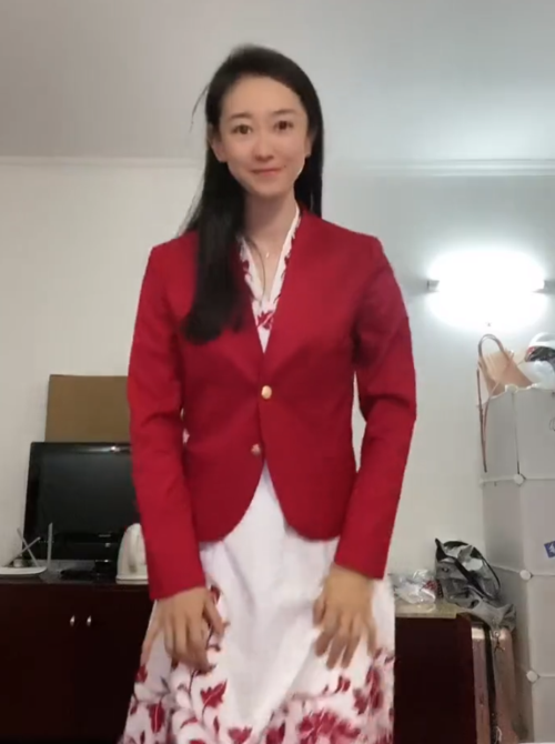 击剑冠军孙一文晒跳舞视频打扮起来不输明星小蛮腰真让人羡慕