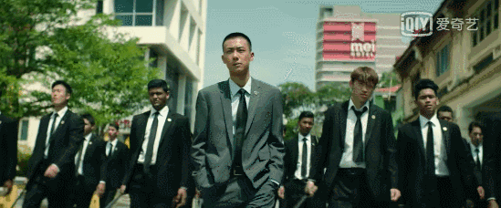 梁译木饰演的成俊森是当地另一大帮派鼎盛合的少帮主.
