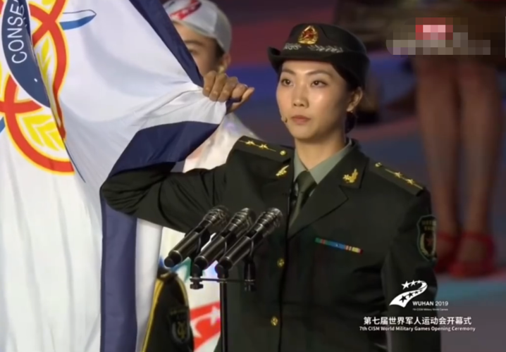袁心玥的特别节目:代表运动员宣誓!果然,还是军装小苹果最帅
