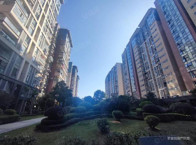 万达旁 精装修两房 仅售 133万 满两年 出门地铁口,阳光城新界二手房