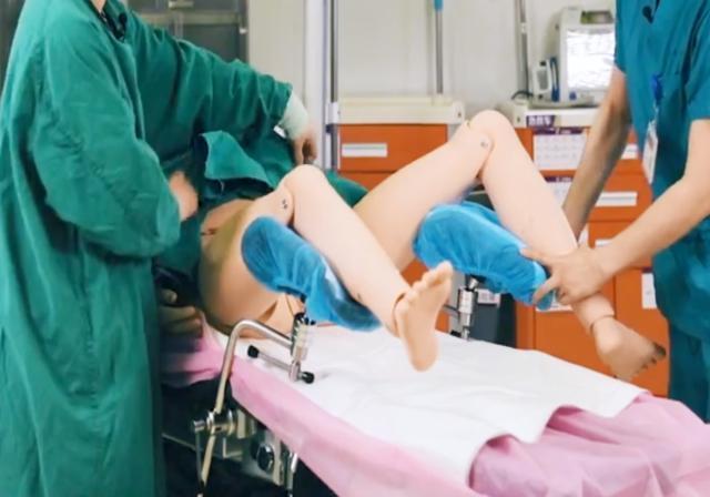 助产士为你展示产房中的"为母则刚",看