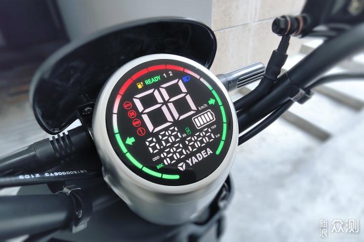 解决新国标通勤焦虑雅迪冠能20dm6电动车