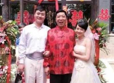张桐关思婷多张婚纱照曝光 关思婷表演,唱歌,舞蹈,骑马样样擅长