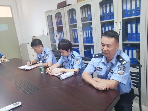 城西派出所民警联合分局出入境管理大队到海南医学院开展境外走访工作