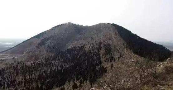 市云龙湖风景名胜区管理委员会 2017年10月26日 女娲山位于徐州东南