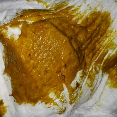 宝宝四个多月 .拉的大便有红丝.该怎麼办?需要去医院检查一下不?