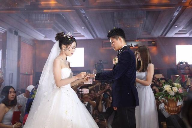 亚洲"飞人"苏炳添在家乡广东中山古镇举办婚礼,迎娶相恋12年的女友林