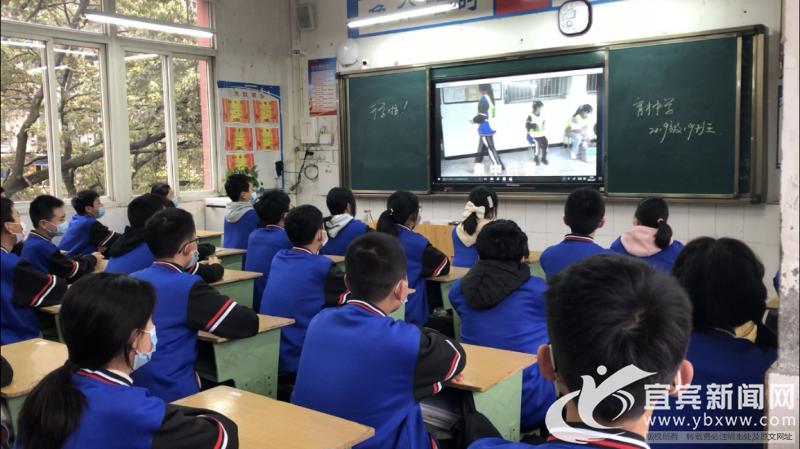 育才中学3300余名中学生迎来新学期