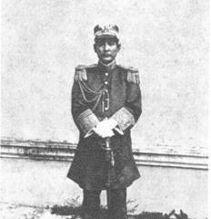 1917年7月中旬,孙中山举起"护法"旗帜,通电国会议员南下召开