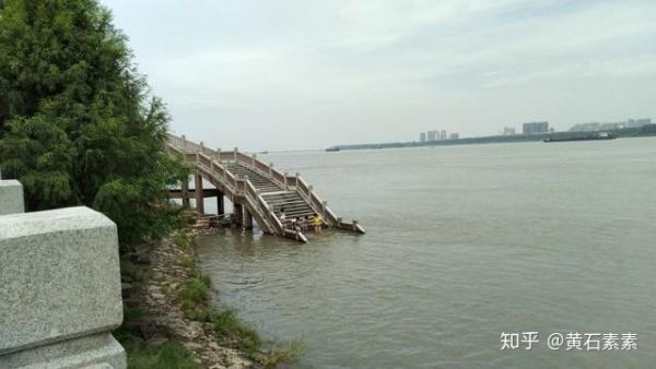 湖北省鄂州市地标性建筑 滨江公园 武昌门
