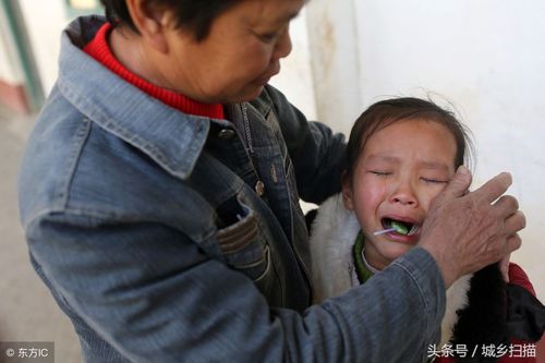 留守儿童流泪的8个瞬间,也许你看了后会潸然泪下,可怜的孩子啊