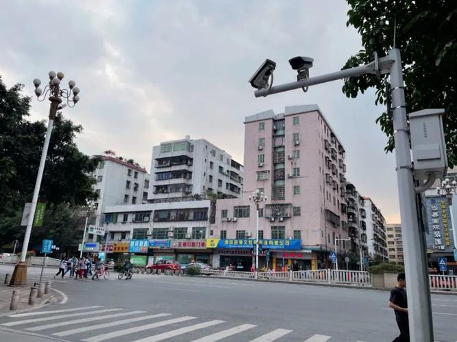 佛冈县石角镇振兴中路与文中街交汇处