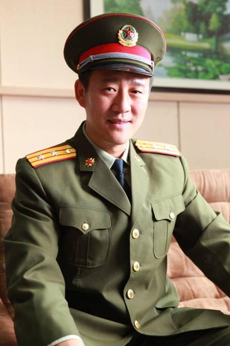 侯岩松个人资料