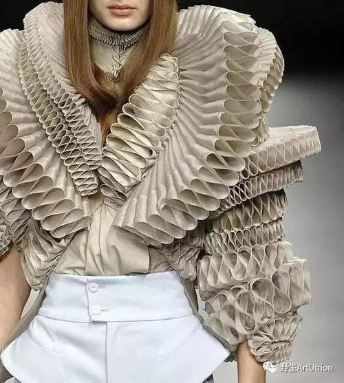 领子细节设计大礼包 | 创意领,翻驳领,拉夫领,无领座衬衫领,v领300例