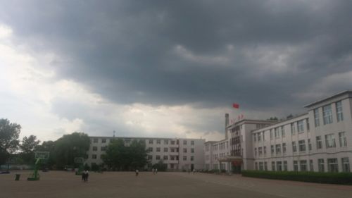 辽宁省鞍山市岫岩满族自治县阜昌路靠近岫岩满族自治县第三高级中学