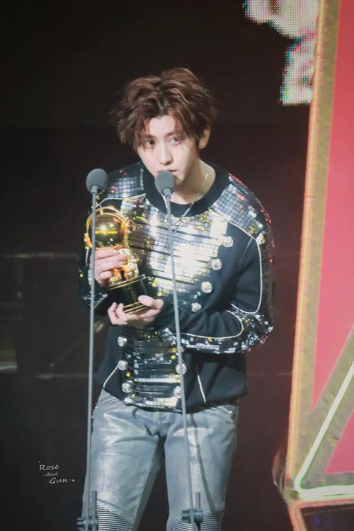 cr:roseandgun·蔡徐坤 20181208第十二届音乐盛典咪咕汇领奖