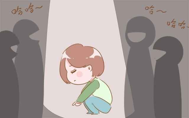 孩子的这4种表现很明显是自卑了, 可惜被很多家长给忽视了