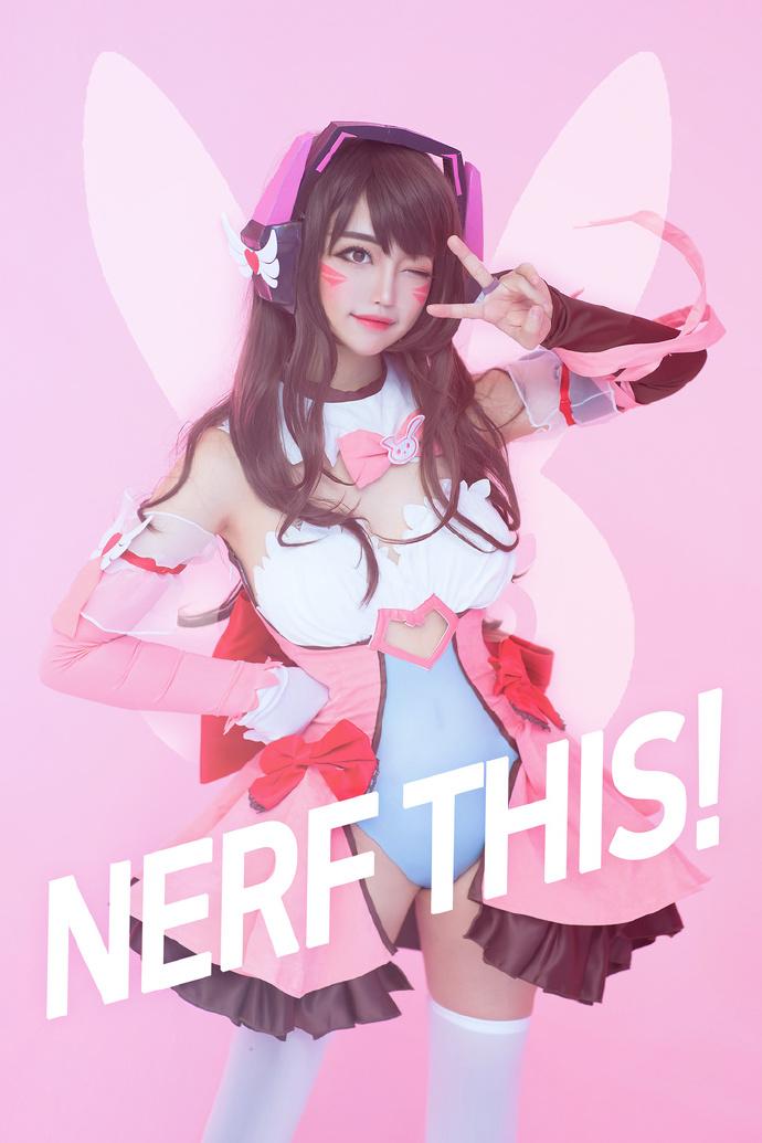 守望先锋:韩国小姐姐cos魔法少女dva 单腿就能玩个三年