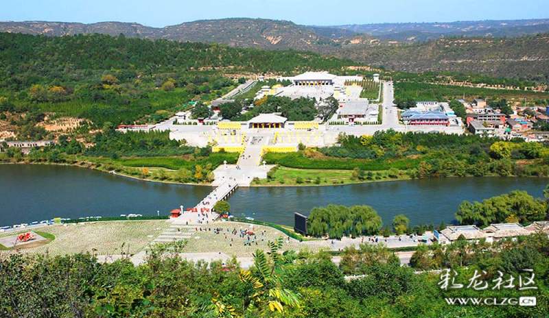黄帝的陵寝,是《史记》记载的黄帝陵,位于陕西省延安市黄陵县城北桥山