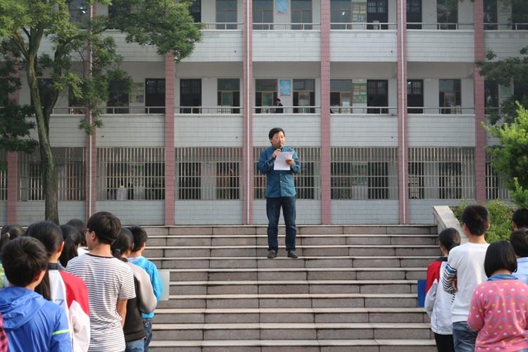 我校九年级举行毕业升旗仪式 学生园地 望江初级中学
