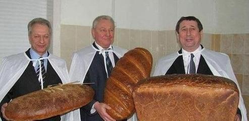 在满洲里旅游品尝俄罗斯美食