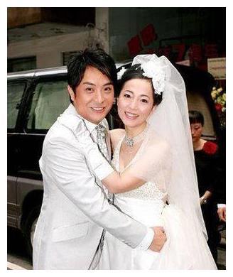 在之后的日子里,黄乃扬用自己的真心化解了苑琼丹曾经的伤痛,曾经对