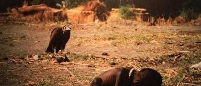 流浪儿童非洲一些贫穷落后的地区街上会有很多流浪儿童.