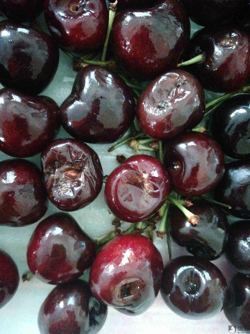 买的车厘子,寄过来都坏了,有些烂了,有些软了,没烂,居然只按照能看到