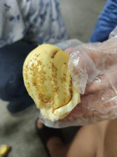 菠萝蜜果肉上有锈迹一样的点,这个还可以吃吗?
