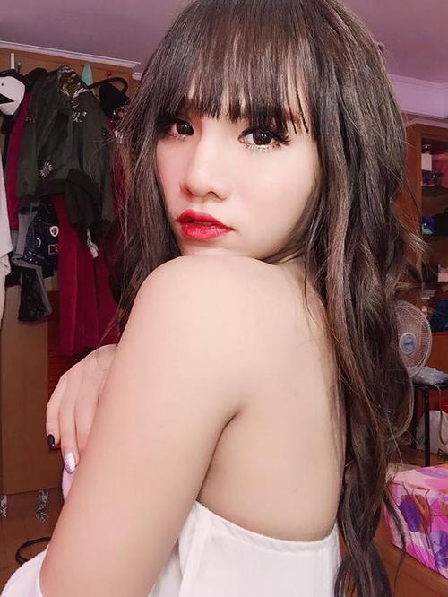 一定要相信你的眼睛!以下这些美女都是网红都是男生扮演的!