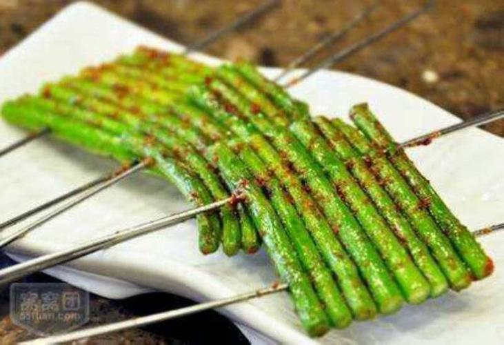 阳春三月,春暖花开,又是一年的烧烤季,全来顺饭店特推出,特色无烟烧烤