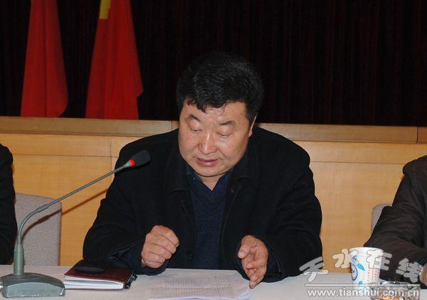 县教体局书记周成发言