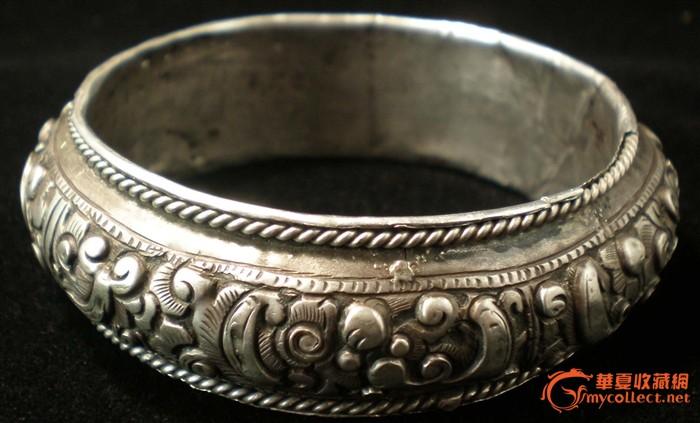 清代精美轧花空心老银手镯