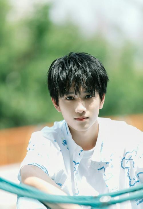 精选100张敖子逸壁纸,江湖少年气,痞帅的