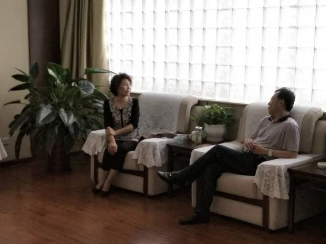 市中院党组副书记,副院长冯俊海,环保庭庭长杨秀梅参加交流活动